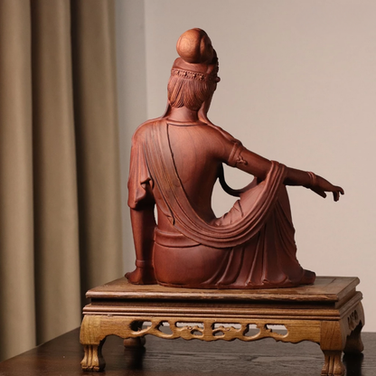 พระโพธิสัตว์กวนอิมปางกวนอิสระ – ไม้หอมลายหินธรรมชาติ